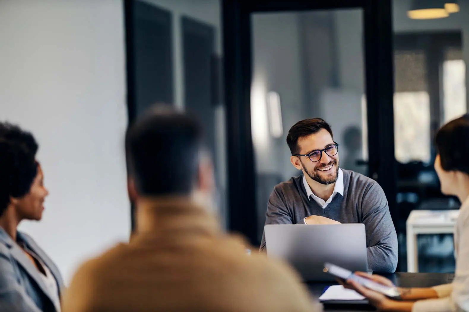 hero-para-empresas-recrutamento-e-selecao